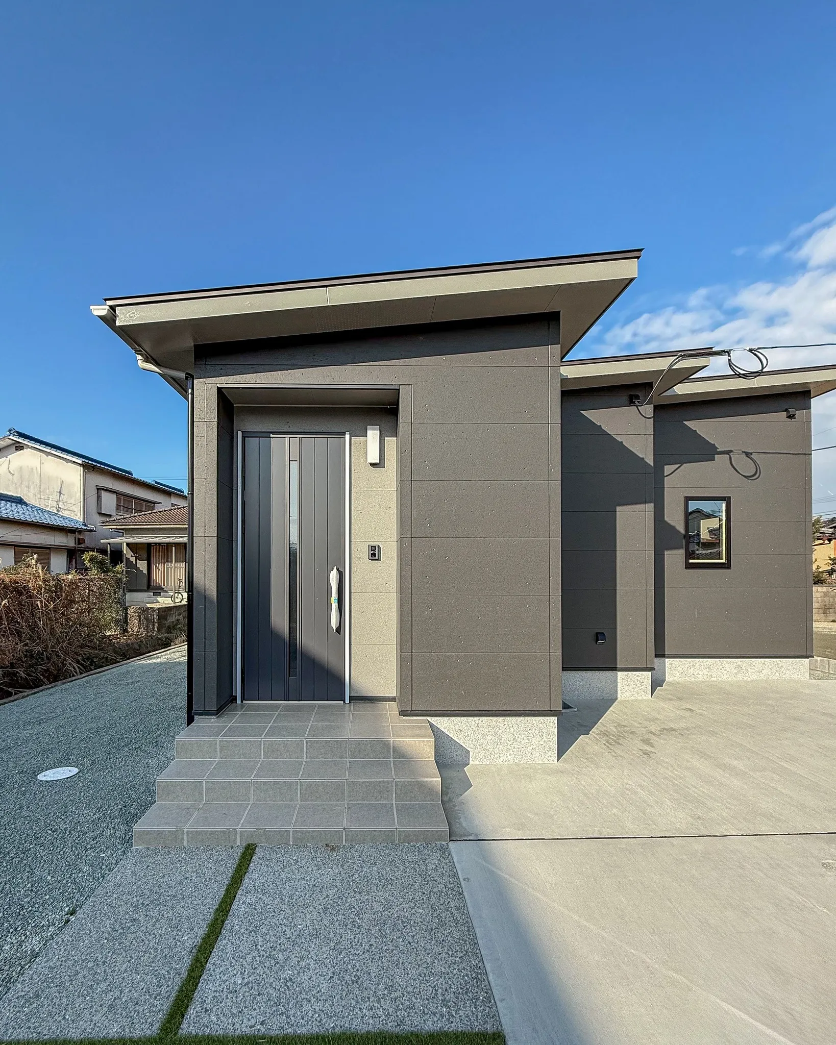 ナチュラルな素材感が心地よい平屋をぐるっとご紹介します🏠✨