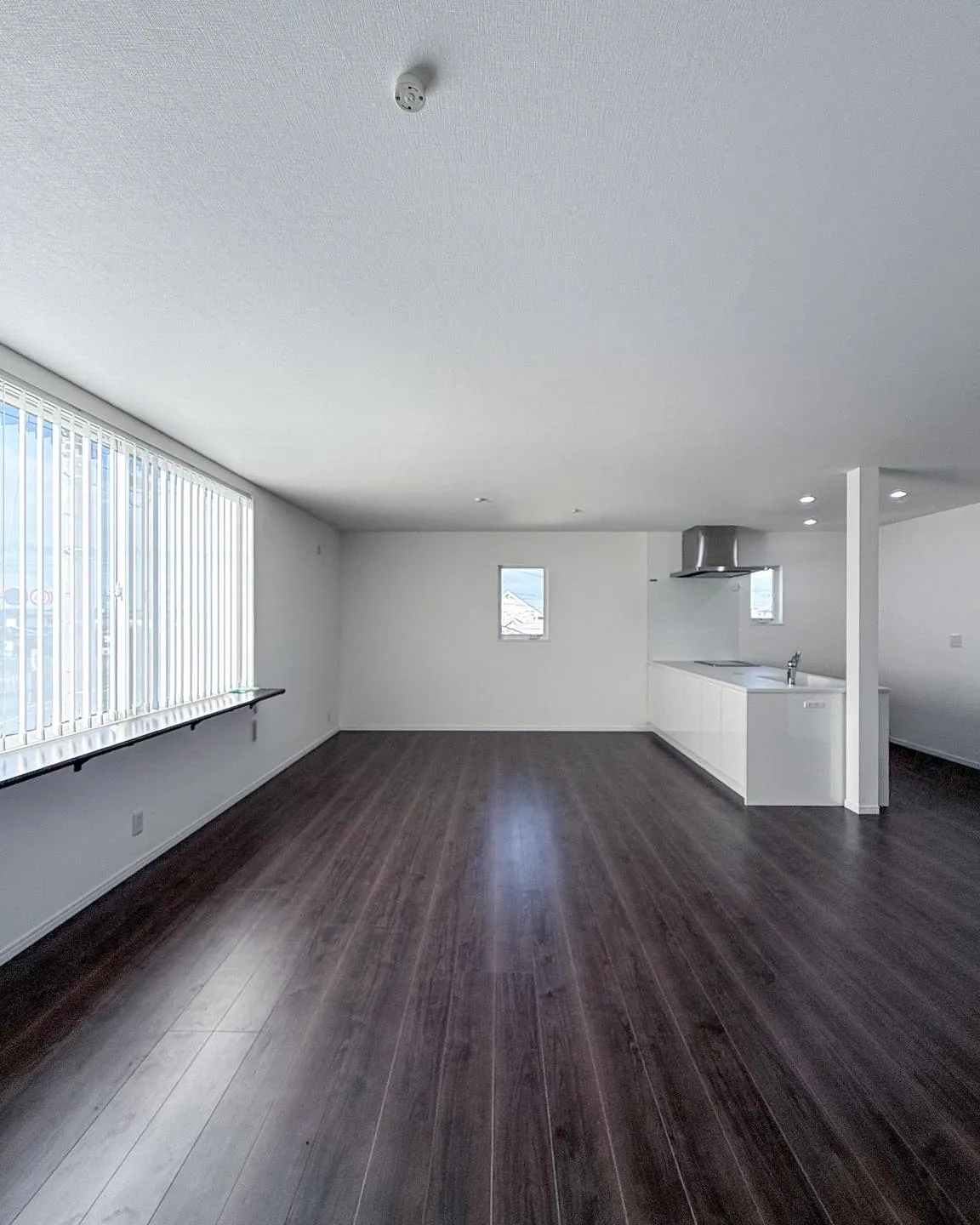 この家、シンプルなのに存在感抜群。