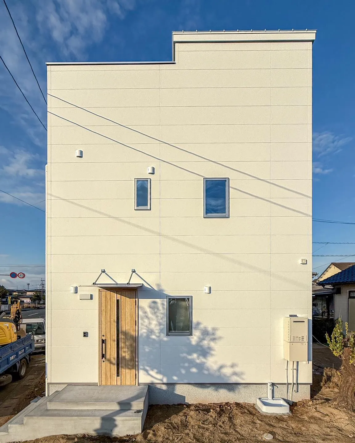 この家、シンプルなのに存在感抜群。