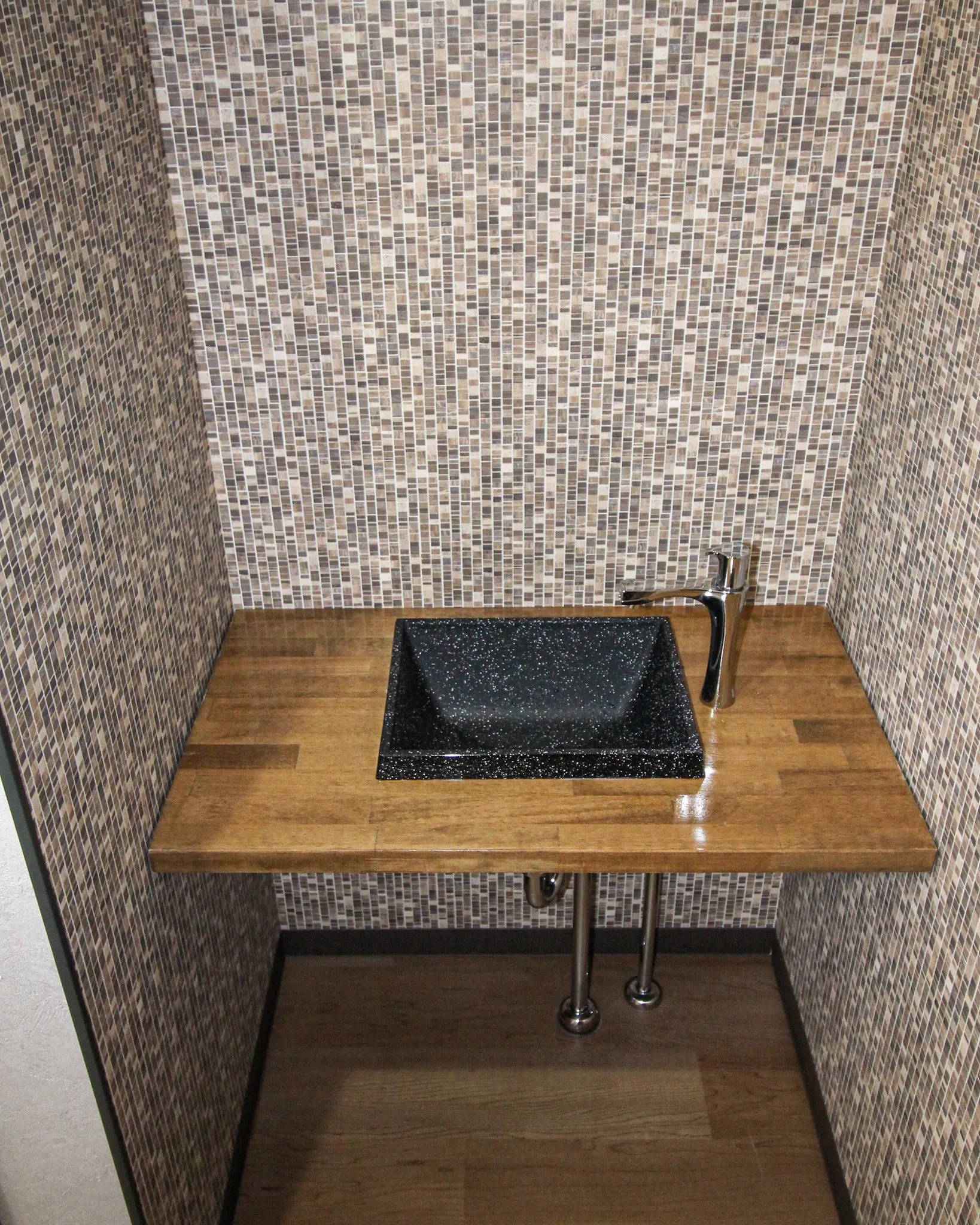 落ち着いたデザインが魅力的な水回り🪞✨