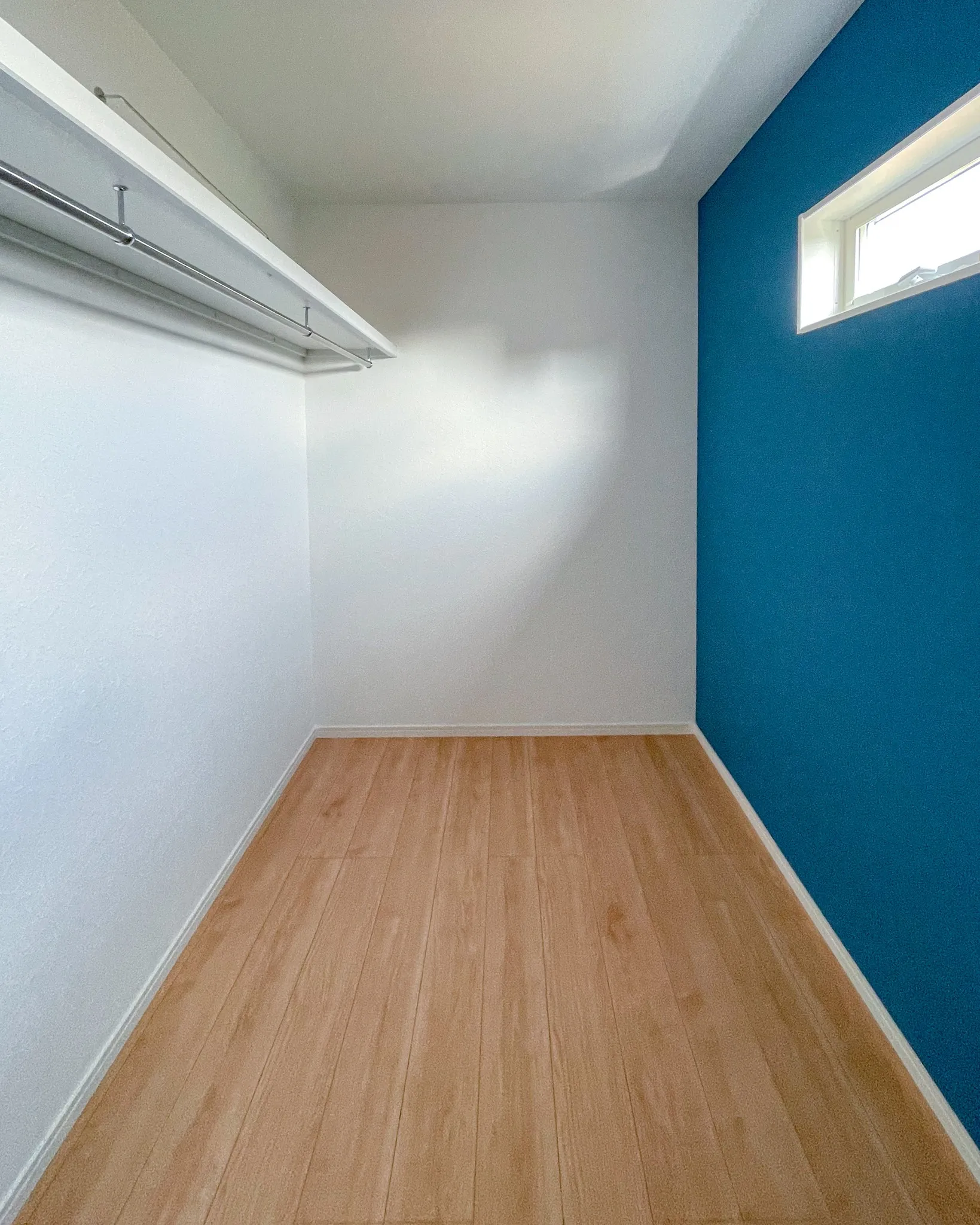 ナチュラルな木目と優しい色合いが広がるお家をルームツアーでご...