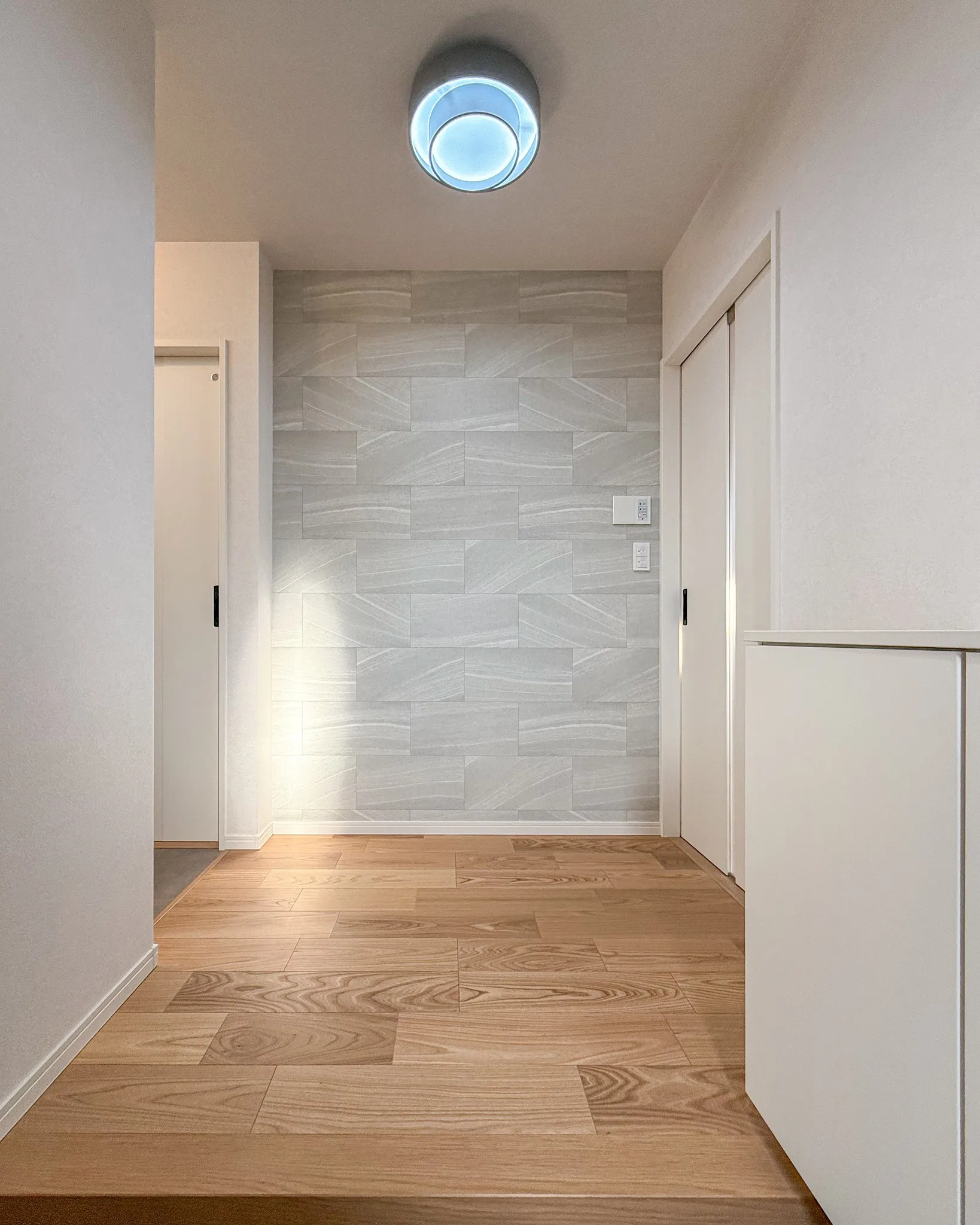 無駄のない動線と大容量収納が叶える、洗練された住まいをルーム...