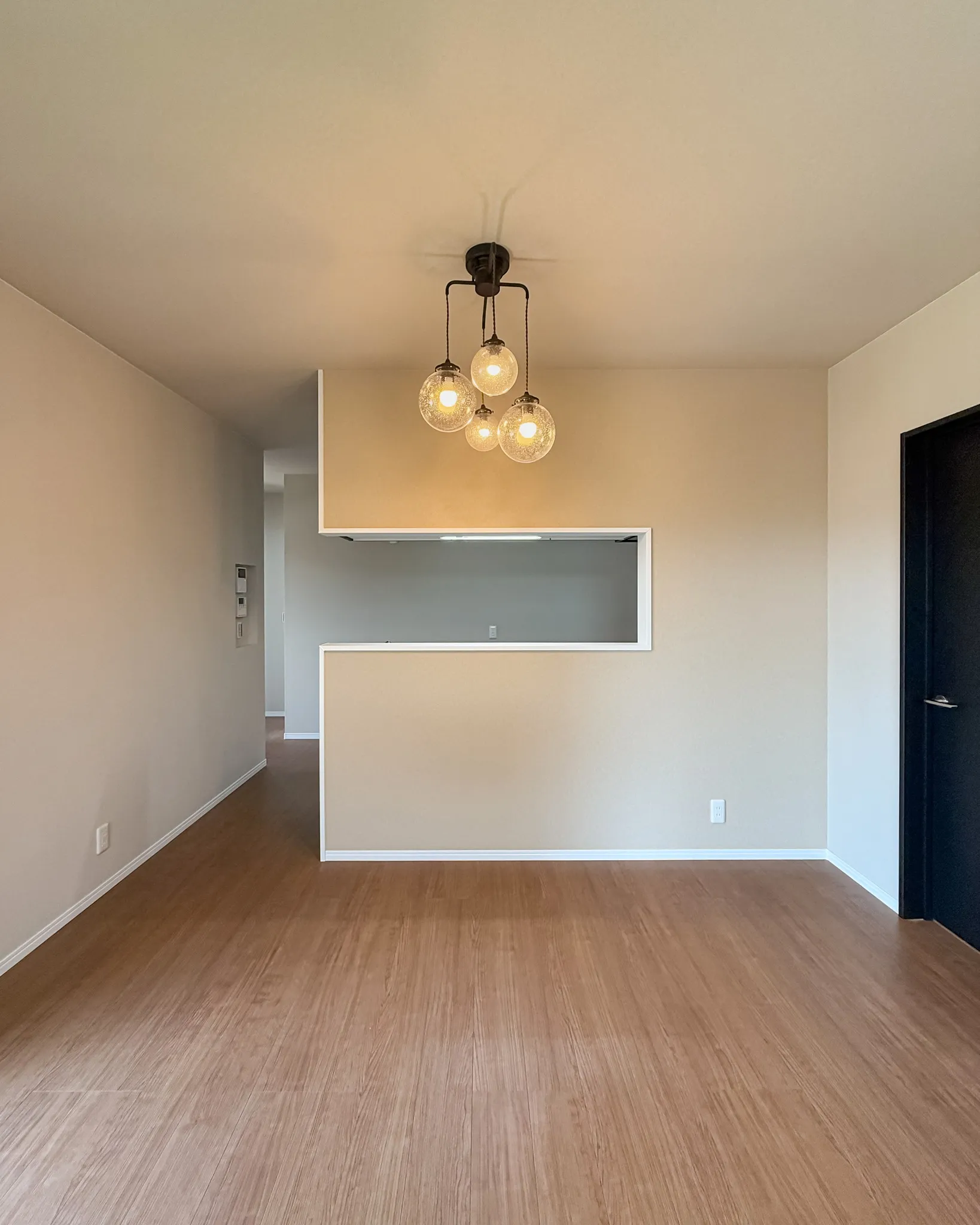 片流れ屋根が生み出すスマートなデザイン🏠✨ 外観も室内もこだ...