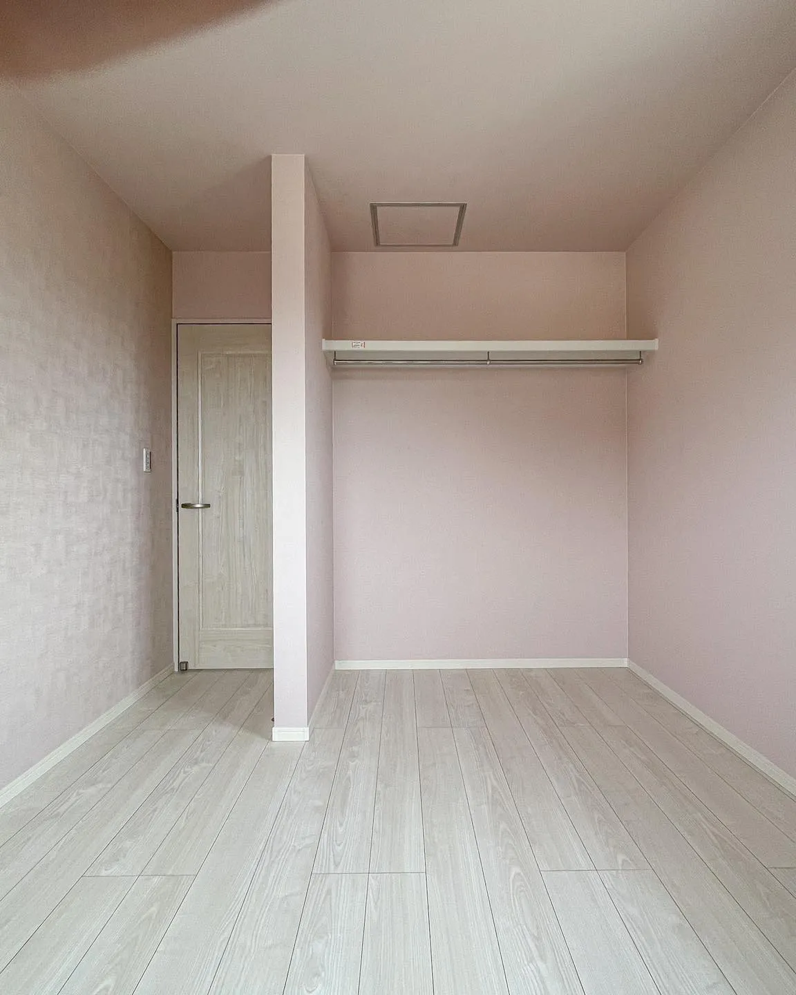 モスグリーンの外壁が印象的なお家をぐるっとルームツアーでご紹...