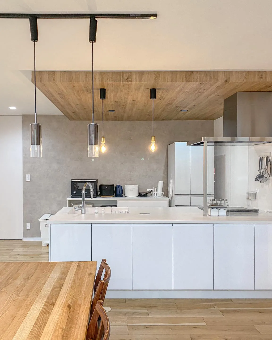 家族の声がつながる、吹き抜けリビングのあるお家🏠✨