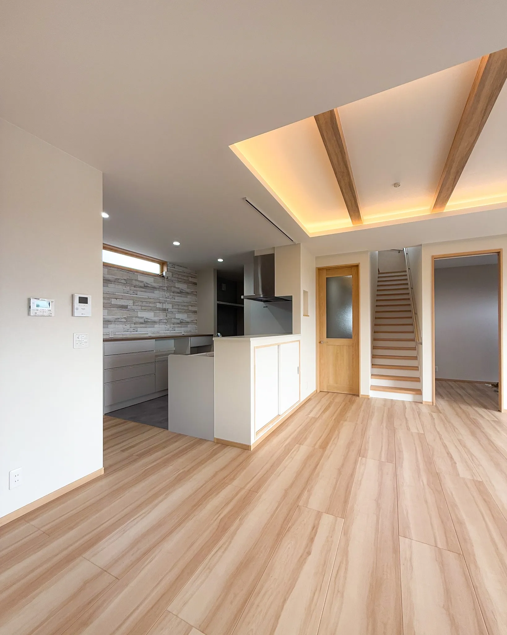 空間がゆるやかにつながる開放感のあるLDK✨