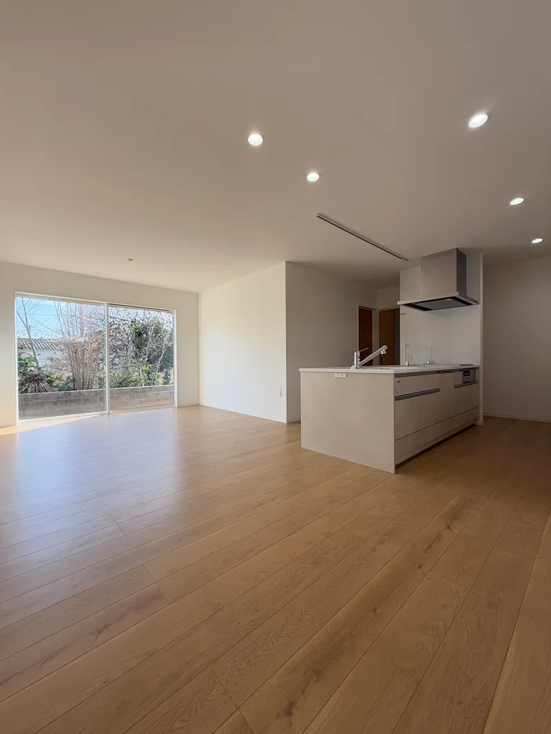 スタイリッシュなLDKとたっぷりの収納が魅力の平屋