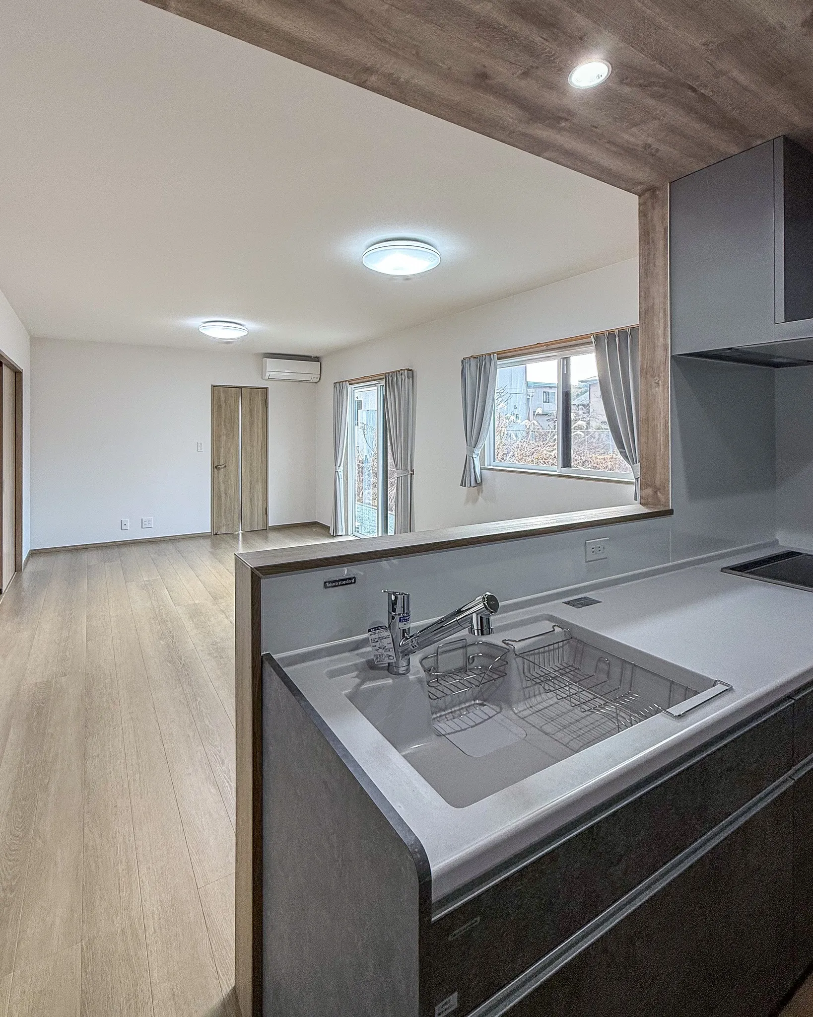 ナチュラルな素材感が心地よい平屋をぐるっとご紹介します🏠✨