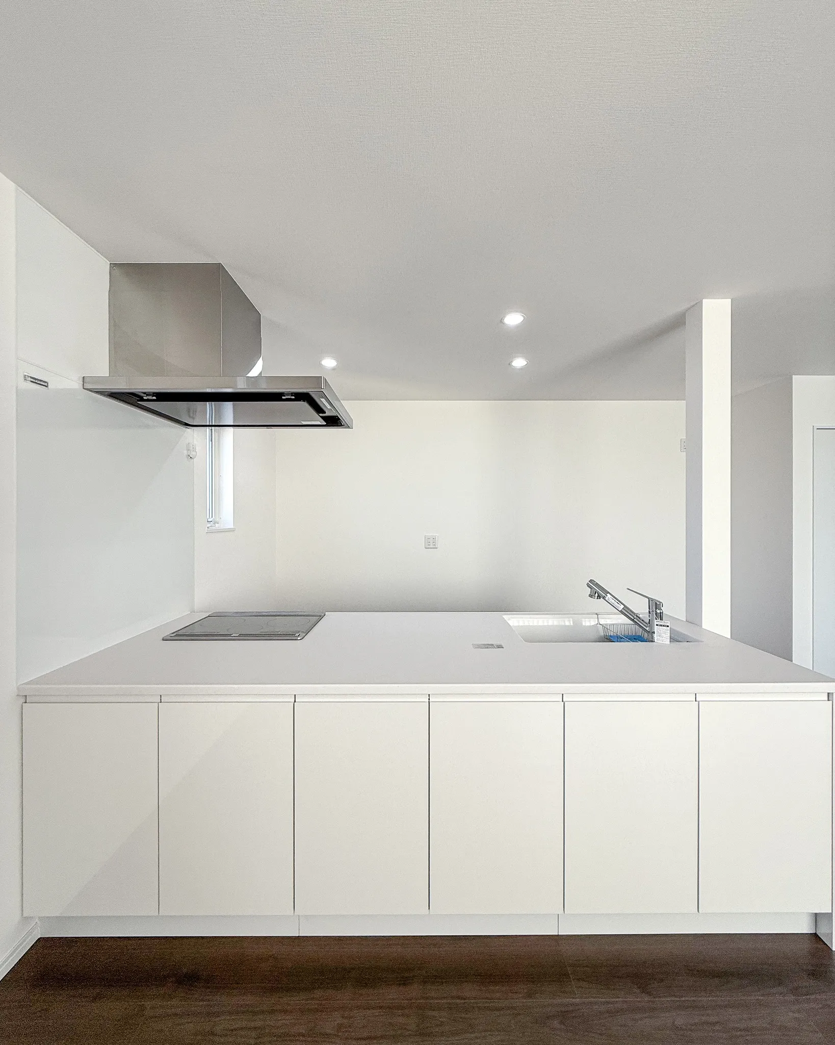 ミニマルで洗練されたデザインが心を癒してくれるお家をぐるっと...