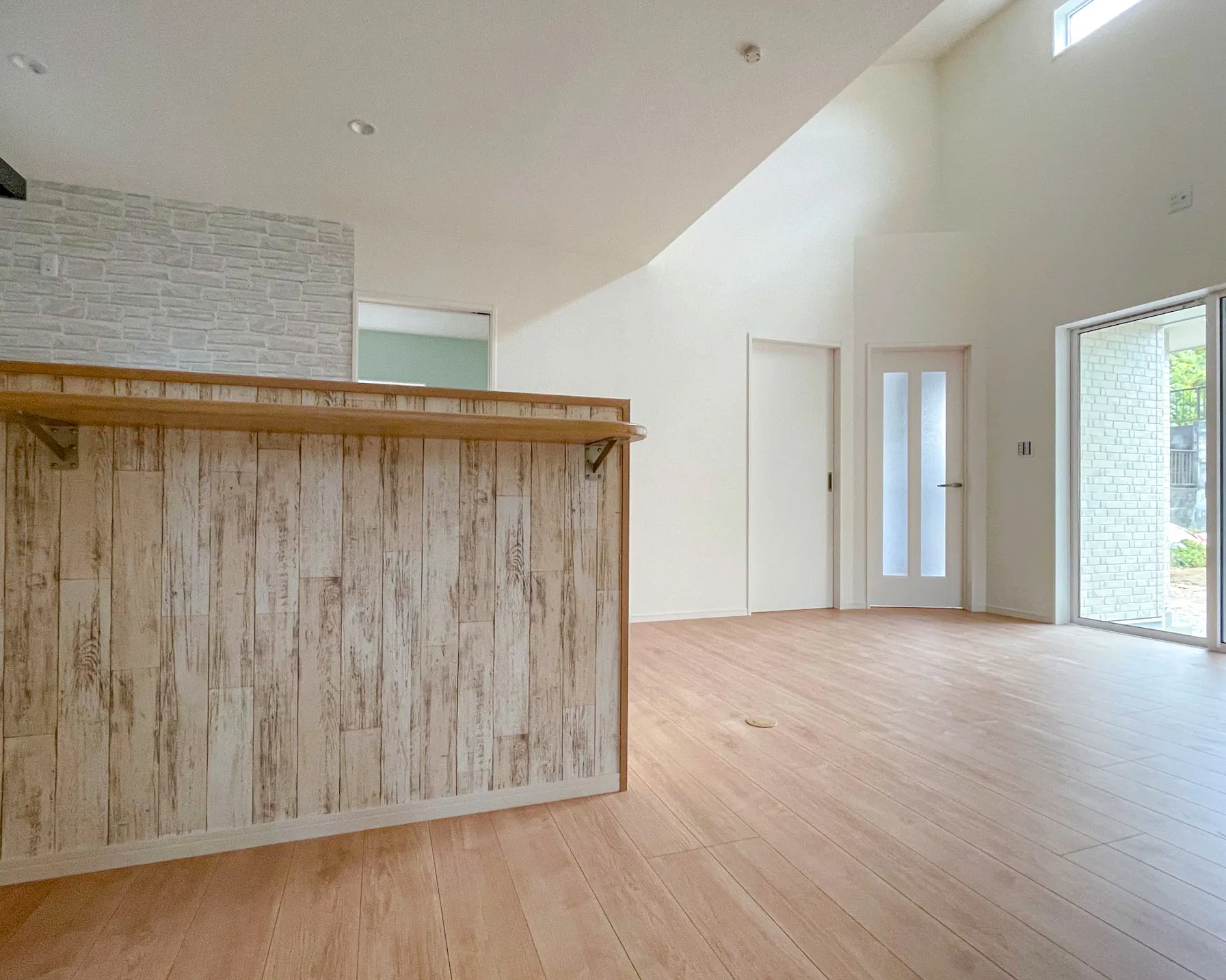 余白を楽しむシンプルなLDK🏠✨