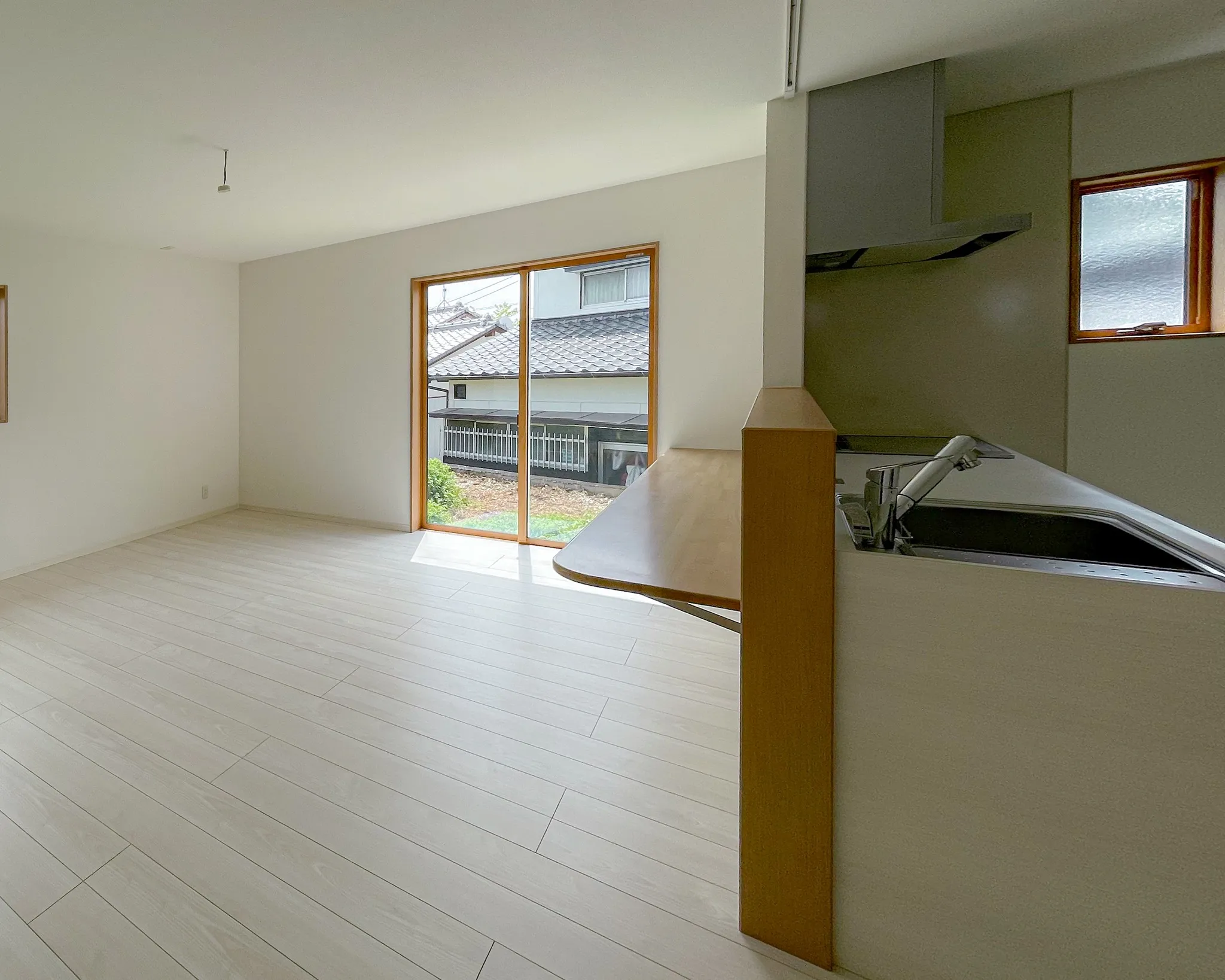 清潔感、明るさ、そして上品さを叶える白いキッチン✨