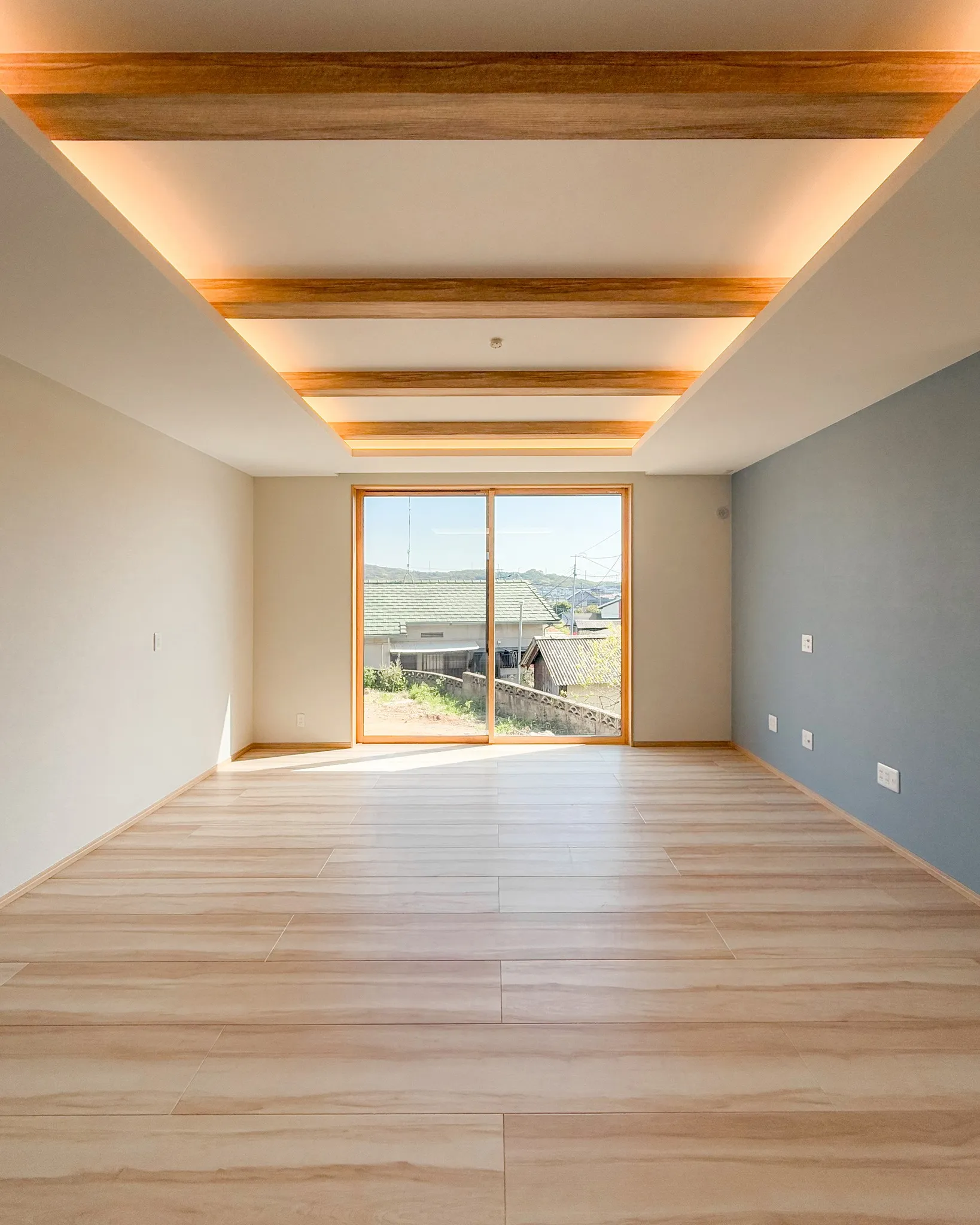 天井の高さと梁の存在感が魅力のLDK🏡