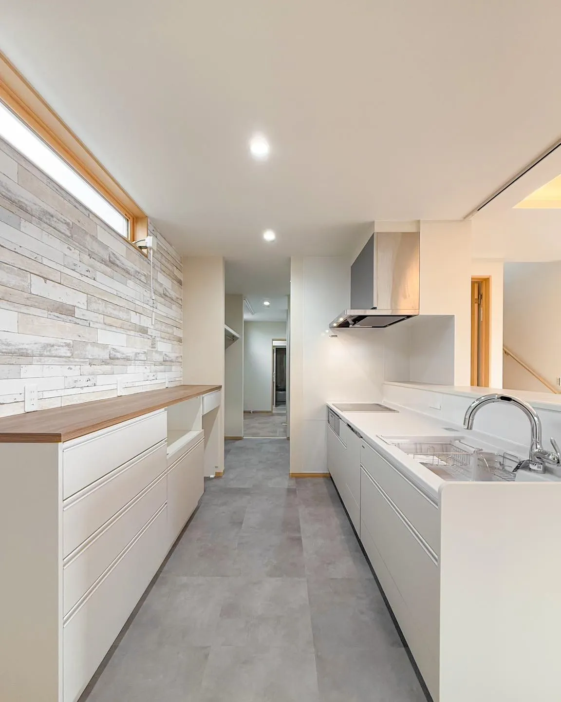 キッチンを中心に、ぐるっとつながる家事動線。