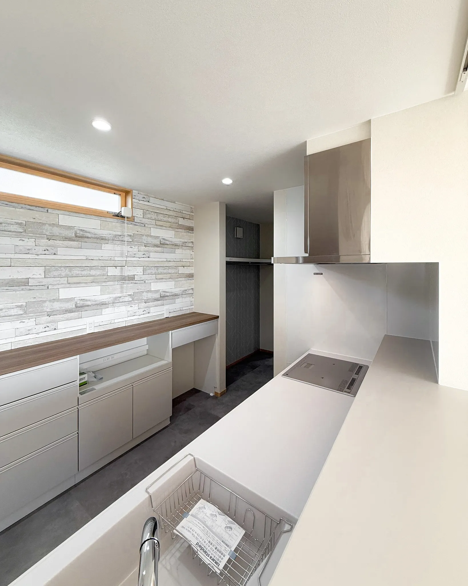 白を基調にした開放的なキッチン＆ダイニングをご紹介します🏠✨