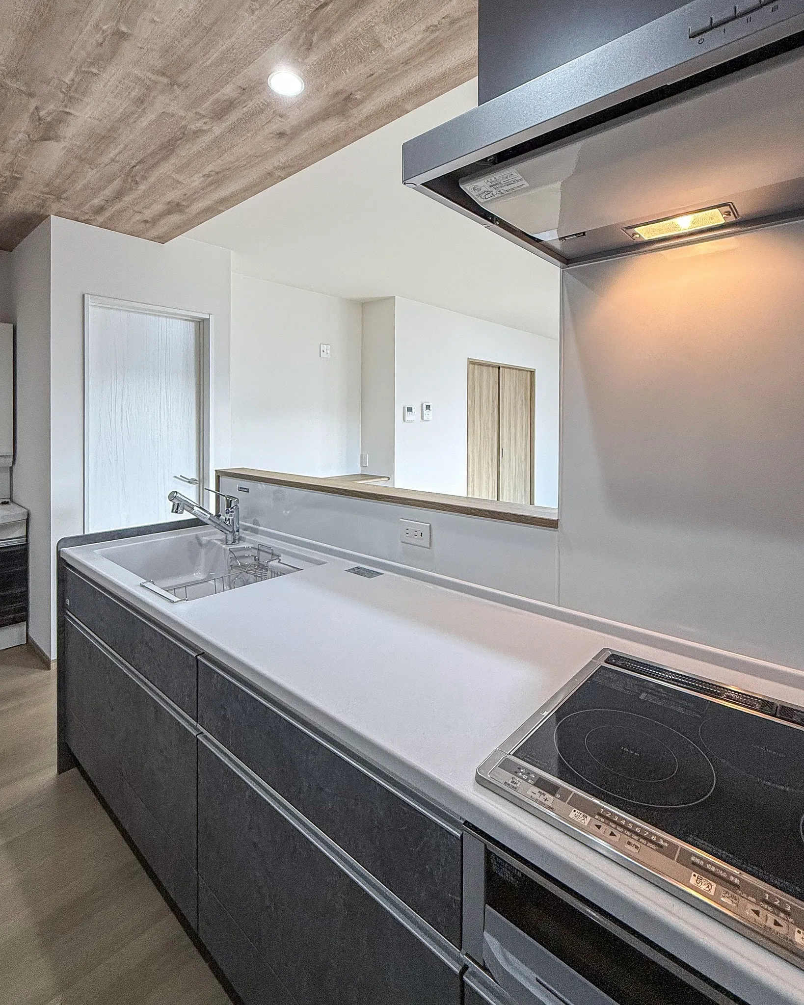 洗練されたデザインが光る、落ち着いた雰囲気のキッチンをご紹介...