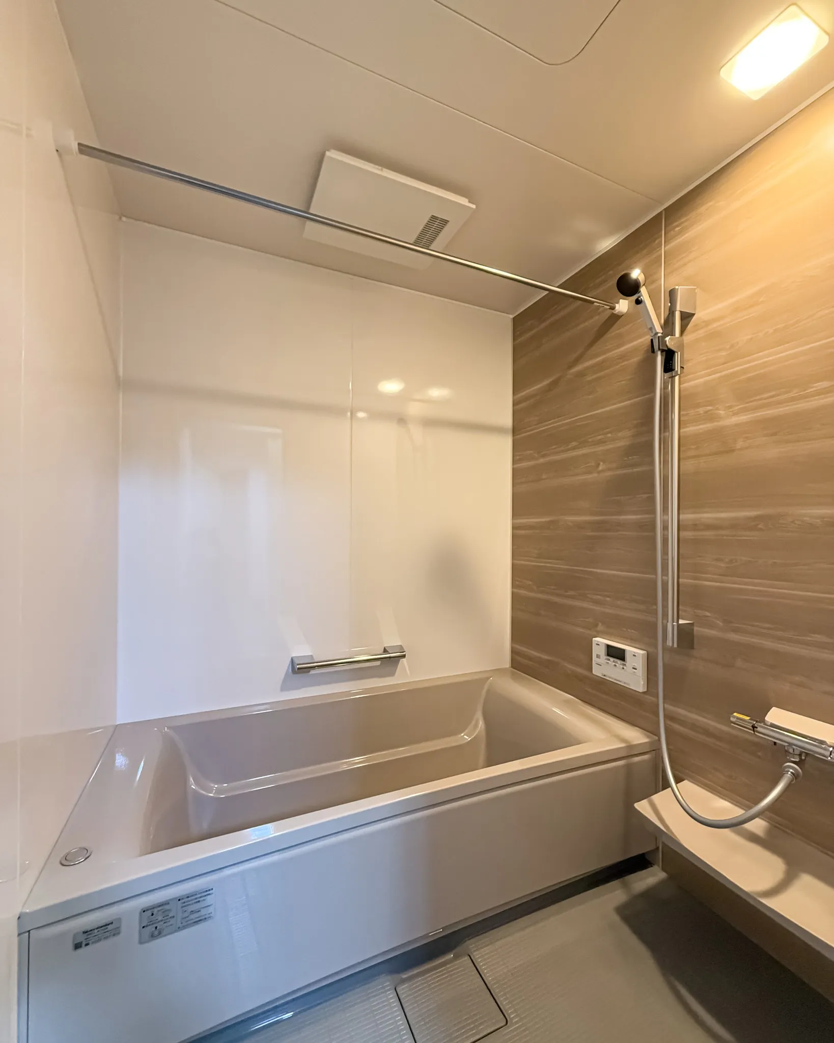 片流れ屋根が生み出すスマートなデザイン🏠✨ 外観も室内もこだ...