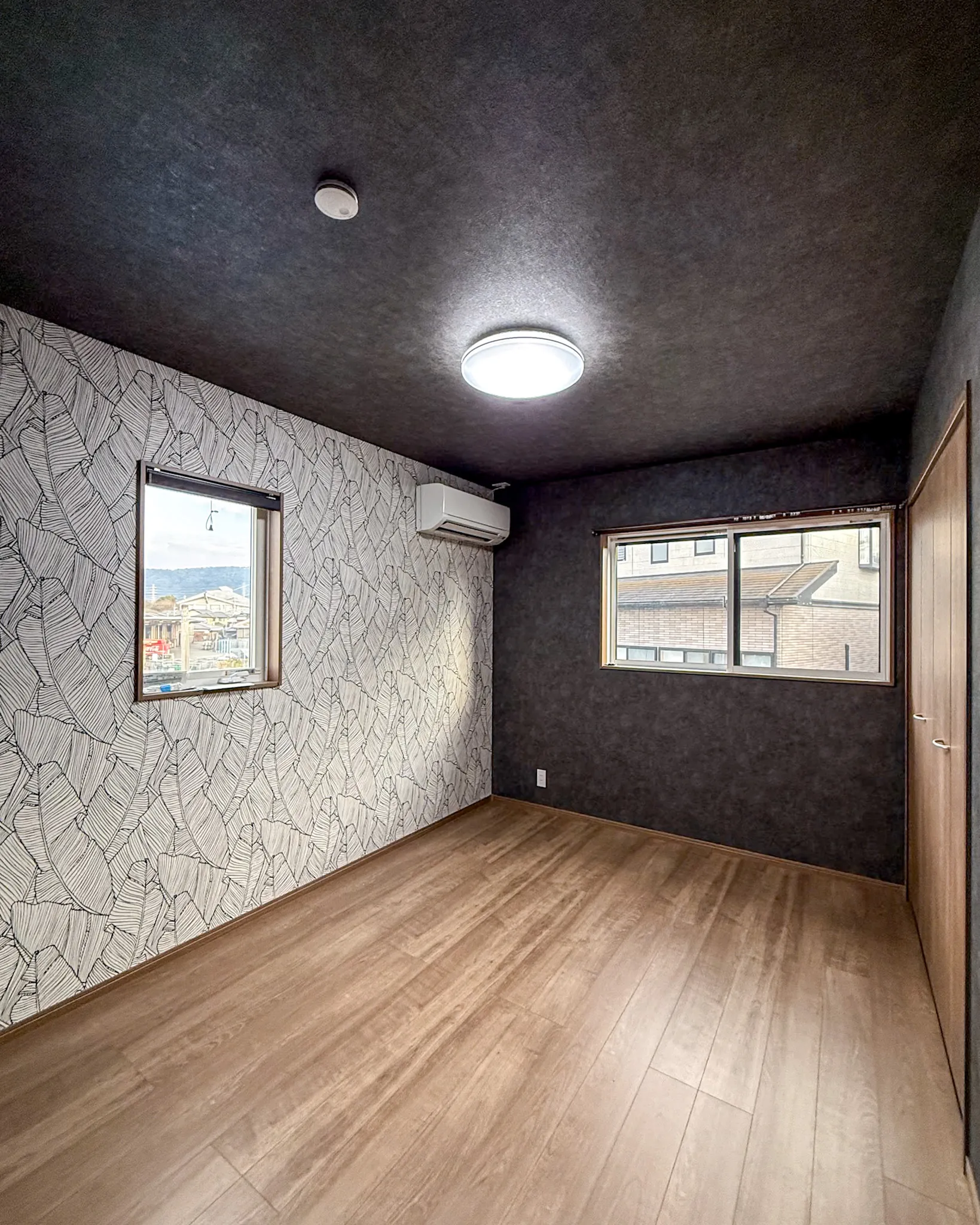 アクセントクロスが映えるおしゃれなお部屋で暮らしに彩りを✨