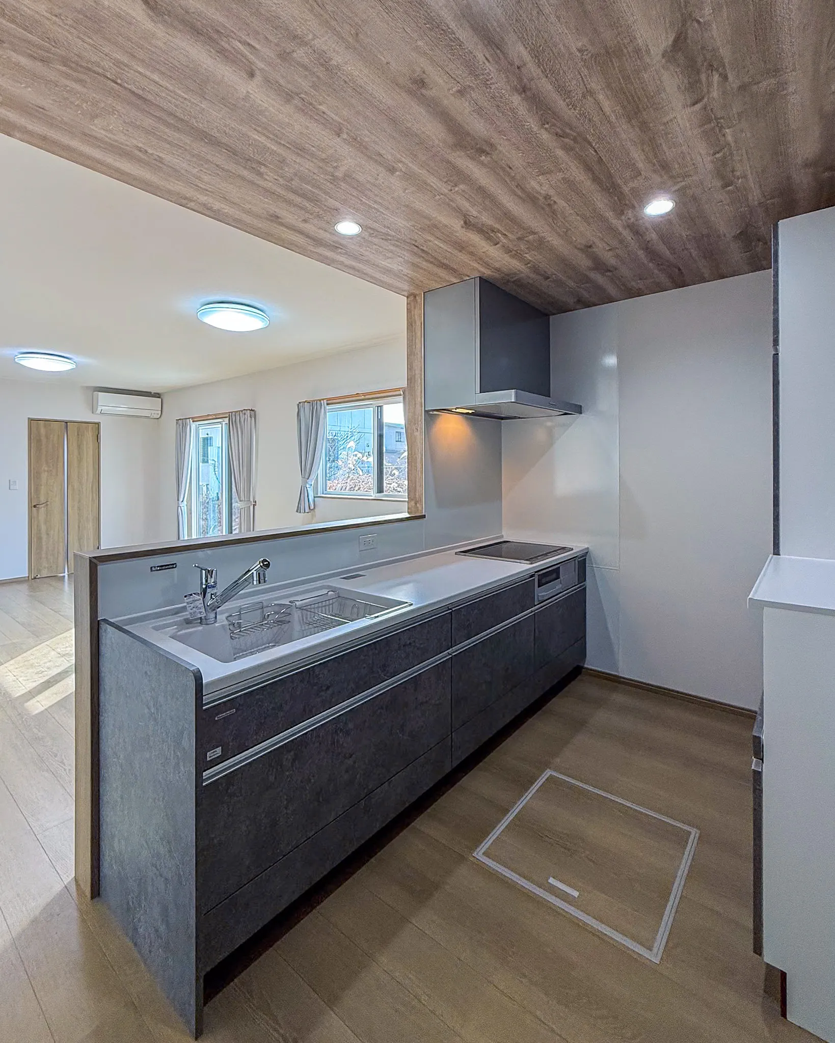 広々とした作業スペースとたっぷり収納で、毎日の料理がもっと快...