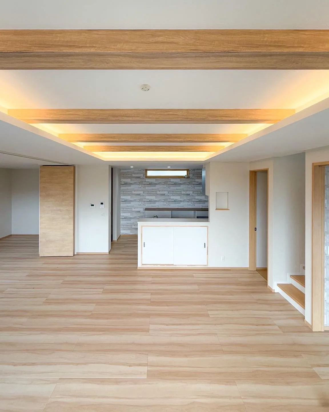 キッチンを中心に、ぐるっとつながる家事動線。