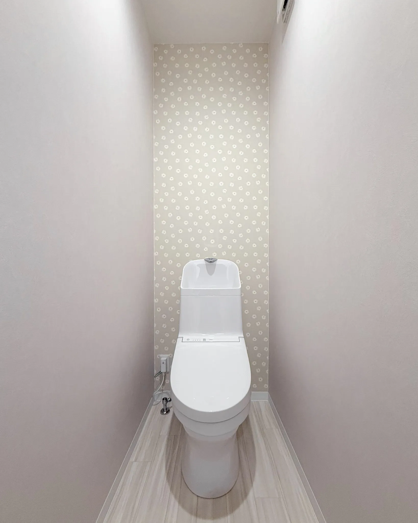 落ち着いたトーンで、清潔感と上品さを両立した水回り。