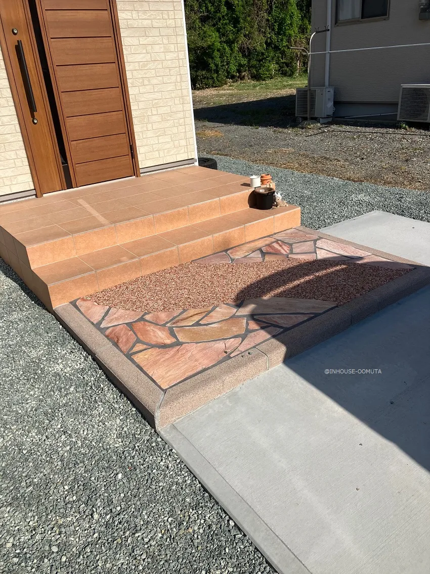 玄関アプローチ