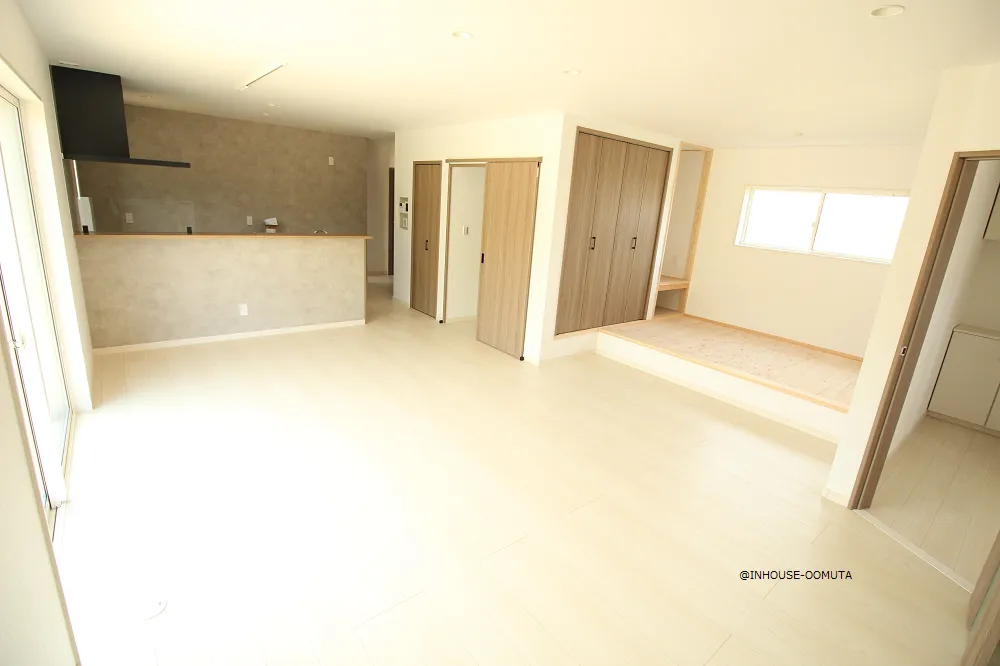 リビングに家族が集う家